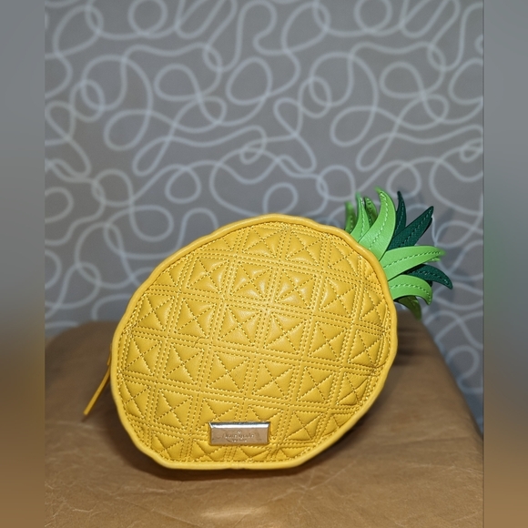 Kate Spade Wing It Pineapple Purse EUC - Picture 2 of 11